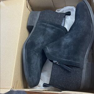 TOMS Deia Black Suede Ankle Boots